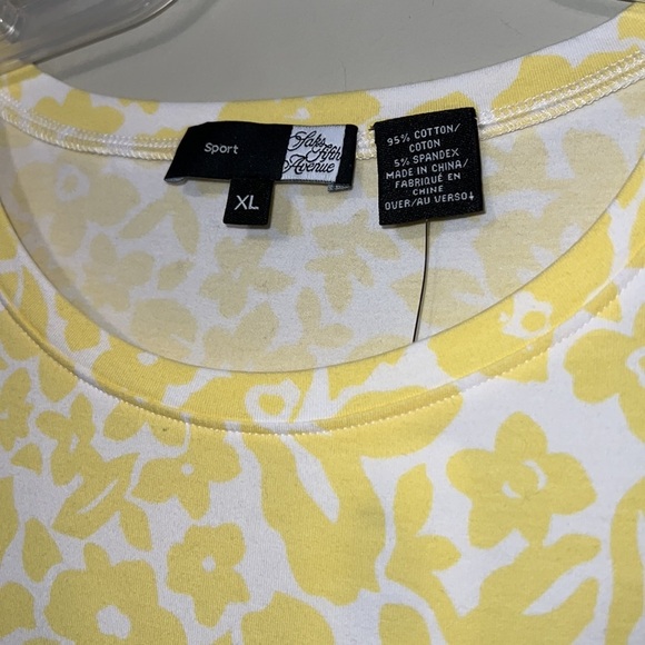 SAKS FIFTH AVENUE XL womens yellow white floral Hawaiian short sleeve tshirt NWT - Picture 3 of 9